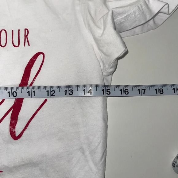 Maurices Christmas Graphic Tee White & Red Tinsel In Tangle Small Women’s - Picture 8 of 11